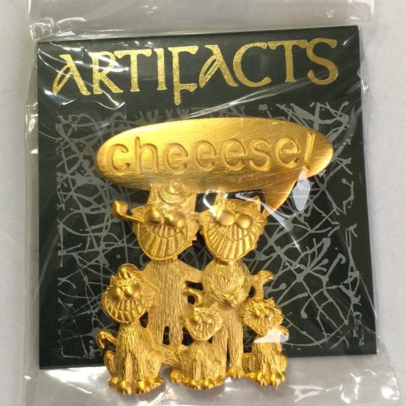 Artifacts Family of Cats Brooch - Picture 5 of 8